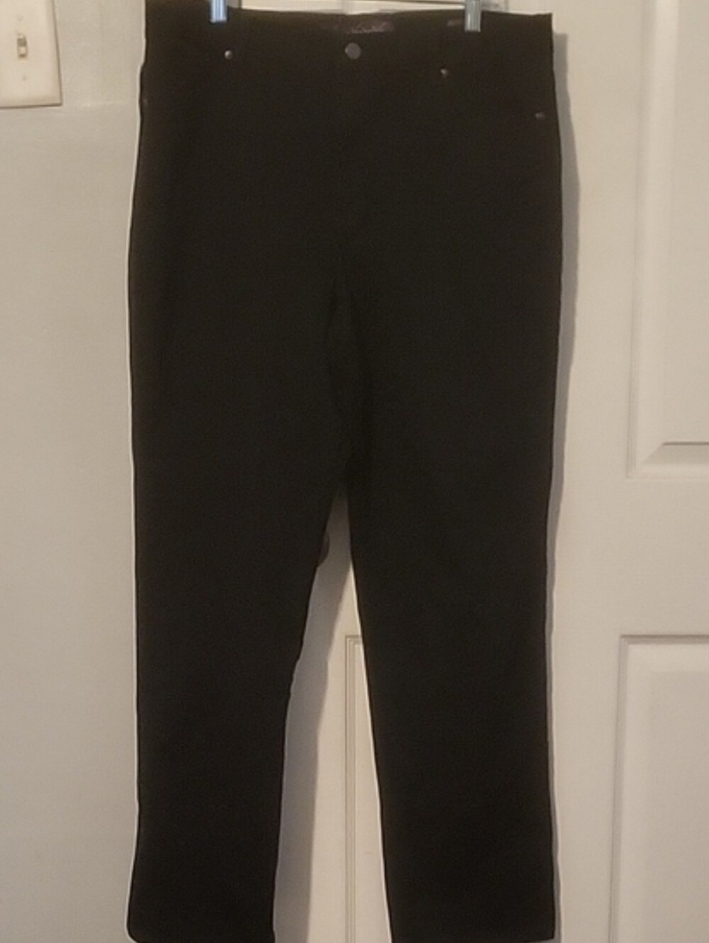 NWOT Gloria Vanderbilt Amanda Classic Black Jean